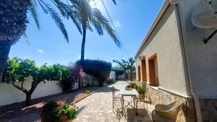 5 bedrooms house for sale, La Marina, Spain No. 1424 № 6