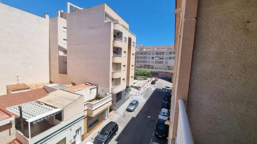 2 bedrooms apartment for sale, Torrevieja, Spain No. 1594 № 2