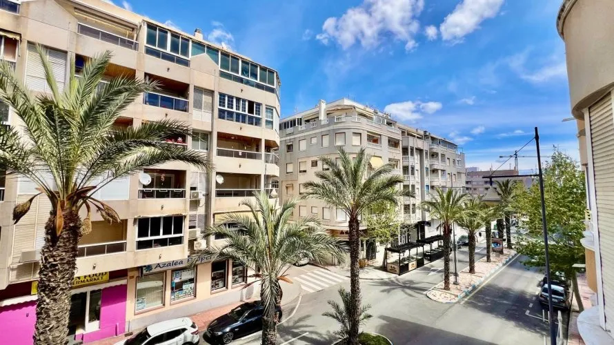 2 bedrooms apartment for sale, Torrevieja, Spain No. 1586 № 11