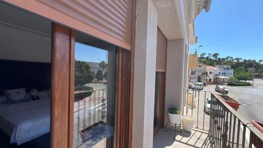3 bedrooms house for sale, El Puig de Santa Maria, Spain No. 1623