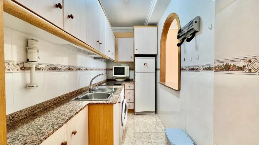 2 bedrooms apartment for sale, Torrevieja, Spain No. 1586 № 1