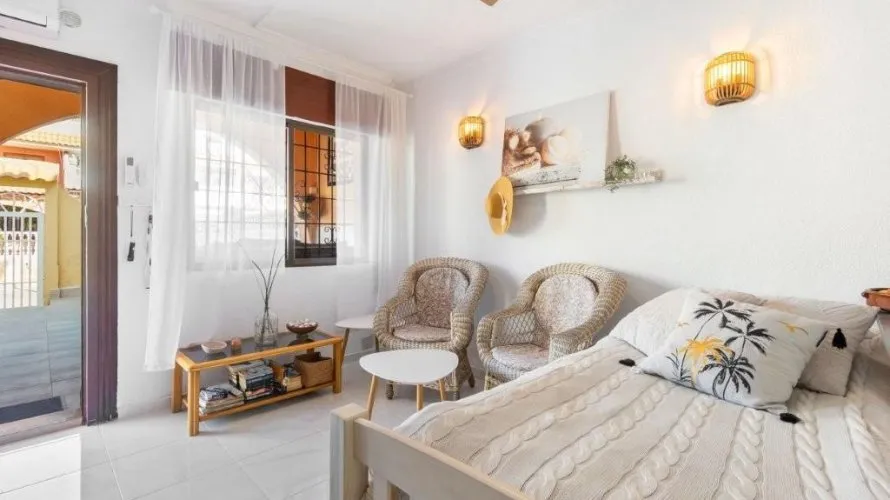 1 bedroom bungalow for sale, Torrevieja, Spain No. 1590 № 9