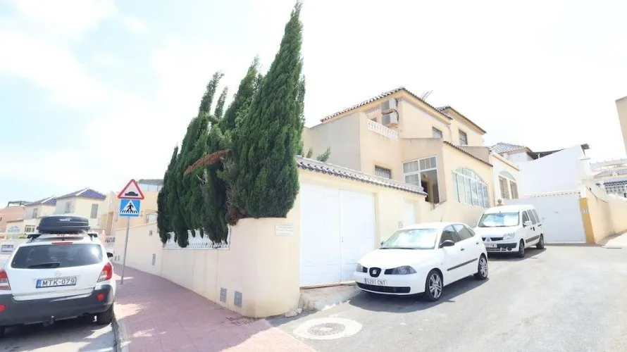 3 bedrooms house for sale, Los Balcones, Spain No. 1490