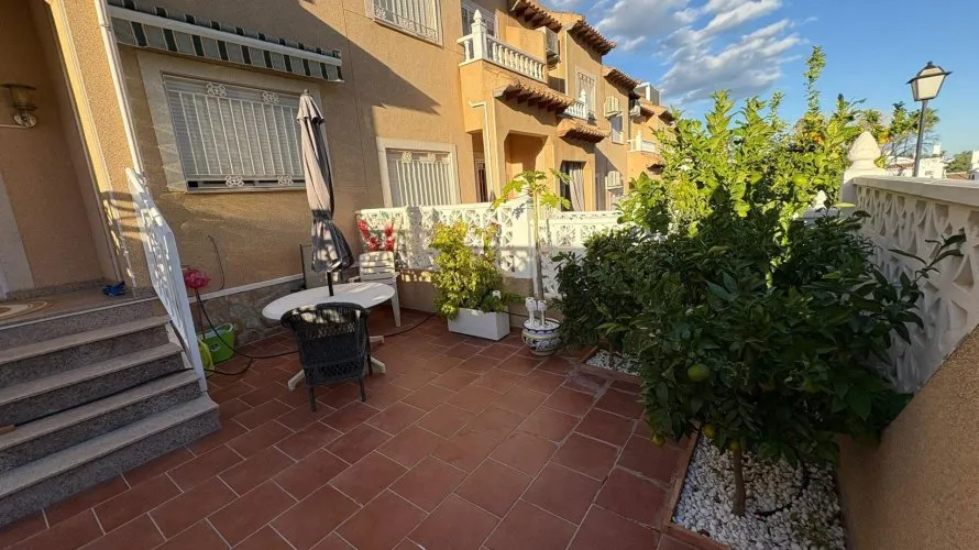 2 bedrooms house for sale, Alicante, Spain No. 1566 № 27