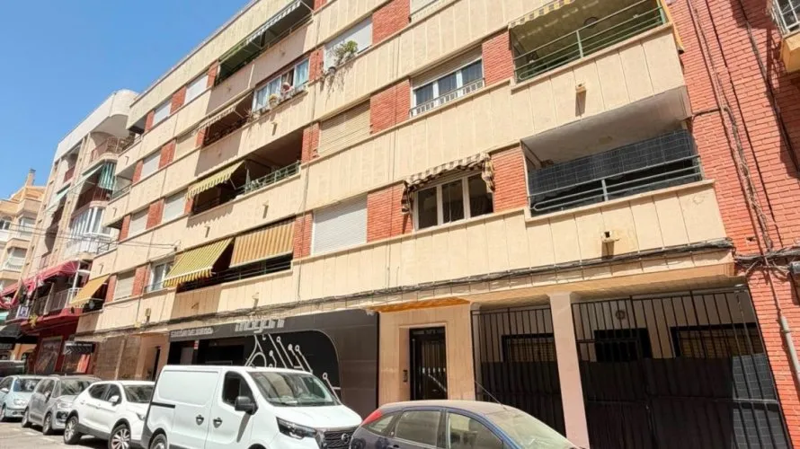 3 bedrooms apartment for sale, Torrevieja, Spain No. 1676 № 17