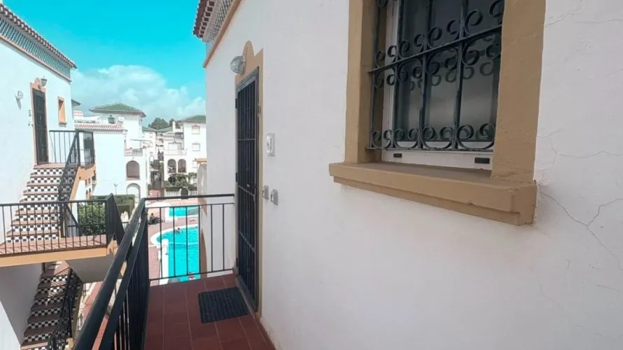 1 bedroom apartment for sale, Torrevieja, Spain No. 1689 № 11