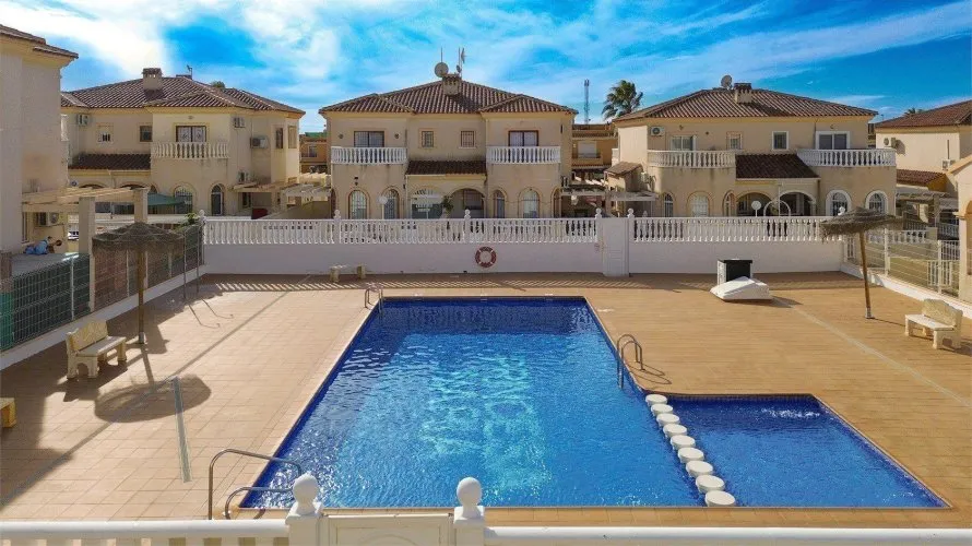 3 bedrooms house for sale, Torrevieja, Spain No. 1692 № 4