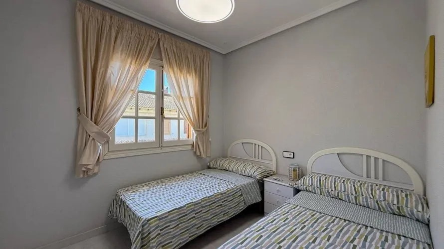 2 bedrooms bungalow for sale, Torrevieja, Spain No. 1690 № 19