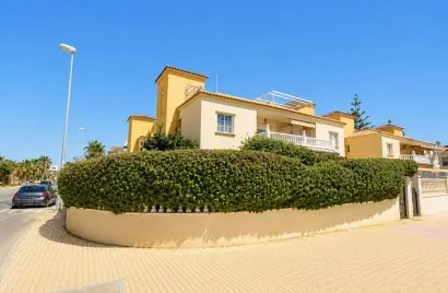 2 bedrooms apartment for sale, La Zenia, Spain No. 1673