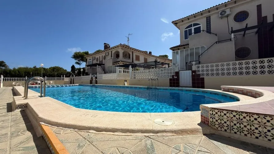 2 bedrooms bungalow for sale, Torrevieja, Spain No. 1690 № 27