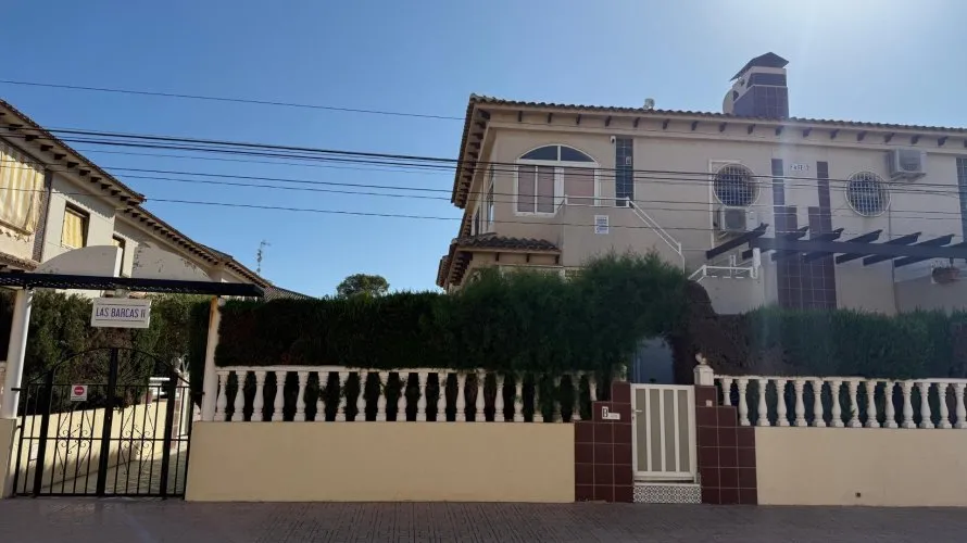 2 bedrooms bungalow for sale, Torrevieja, Spain No. 1690 № 22