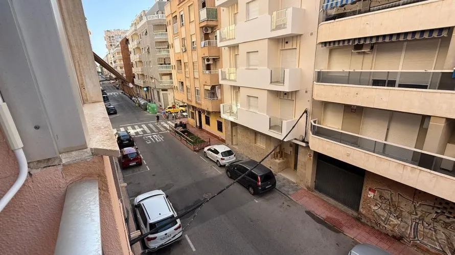 1 bedroom apartment for sale, Torrevieja, Spain No. 1686 № 18