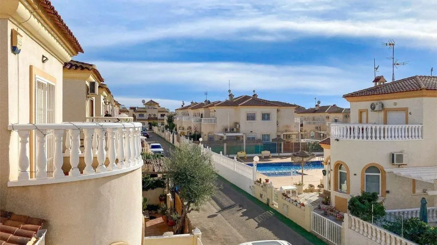3 bedrooms house for sale, Torrevieja, Spain No. 1692 № 19