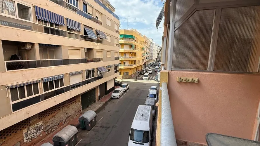 1 bedroom apartment for sale, Torrevieja, Spain No. 1686 № 17