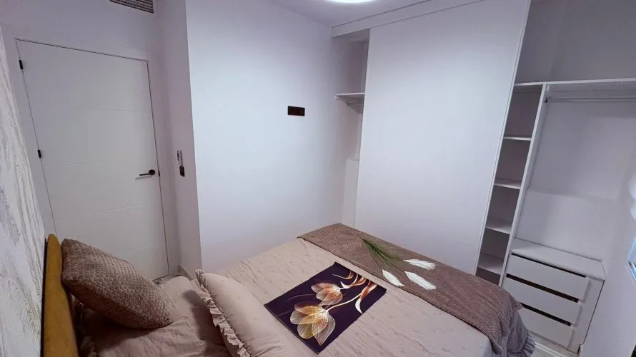 1 bedroom apartment for sale, Torrevieja, Spain No. 1660 № 3