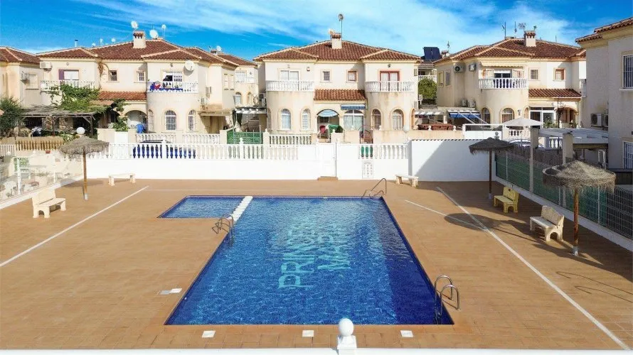 3 bedrooms house for sale, Torrevieja, Spain No. 1692 № 2