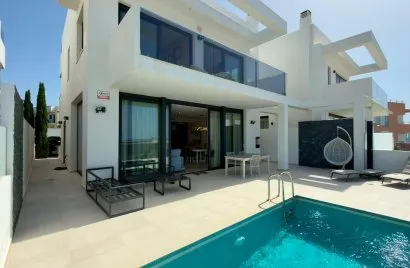 4 bedrooms villa for sale, Calpe, Spain No. 1697