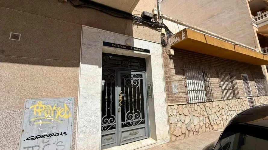 1 bedroom apartment for sale, Torrevieja, Spain No. 1725 № 2