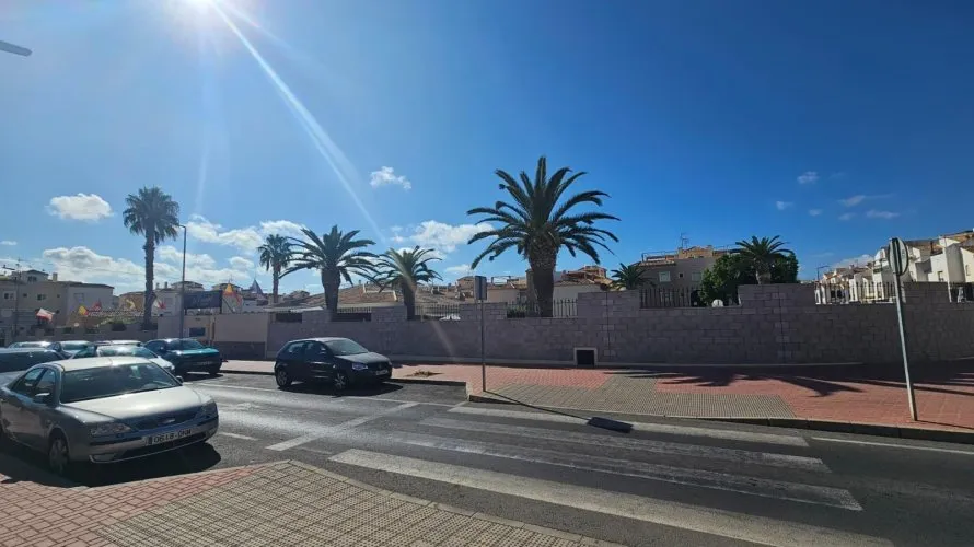 3 bedrooms apartment for sale, Torrevieja, Spain No. 1726 № 1
