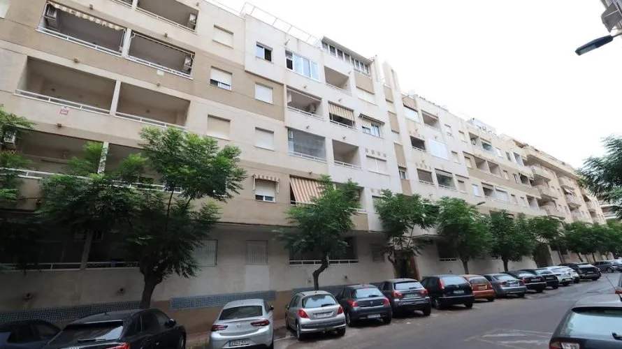 2 bedrooms apartment for sale, Torrevieja, Spain No. 1739