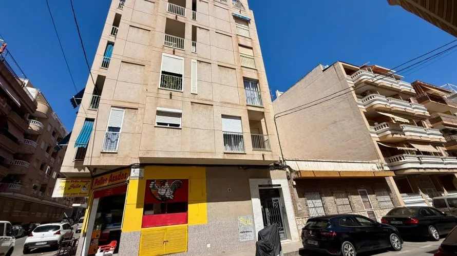 1 bedroom apartment for sale, Torrevieja, Spain No. 1725 № 1
