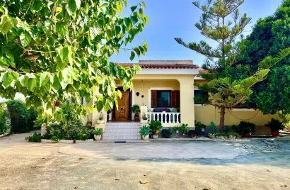 3 bedrooms villa for sale, Daya Vieja, Spain No. 1713