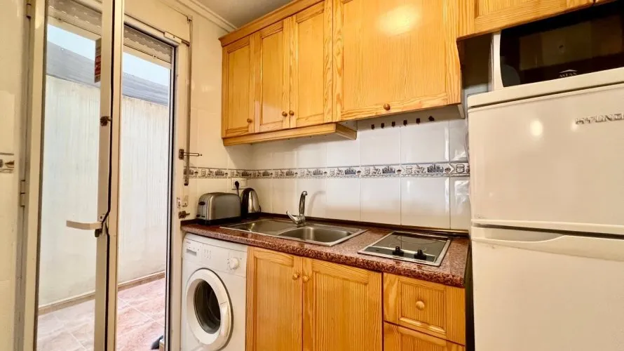 1 bedroom apartment for sale, Torrevieja, Spain No. 1755 № 2