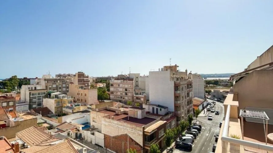 1 bedroom penthouse for sale, Torrevieja, Spain No. 1810 № 21