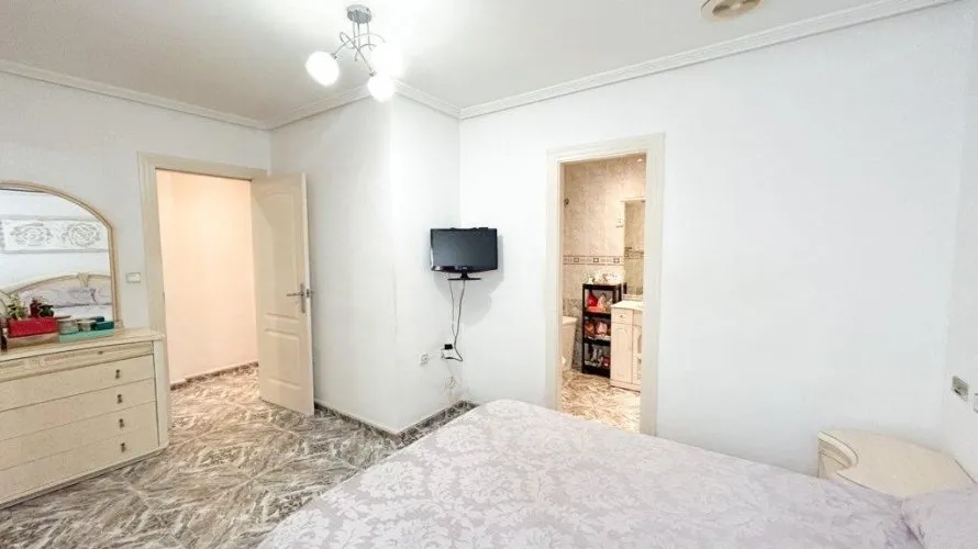 1 bedroom penthouse for sale, Torrevieja, Spain No. 1810 № 8